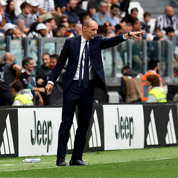 Juventus Allegri esonerato La società comportamenti ritenuti non