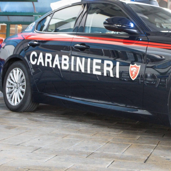 Modena Porta Il Cadavere Della Moglie In Furgone Dai Carabinieri