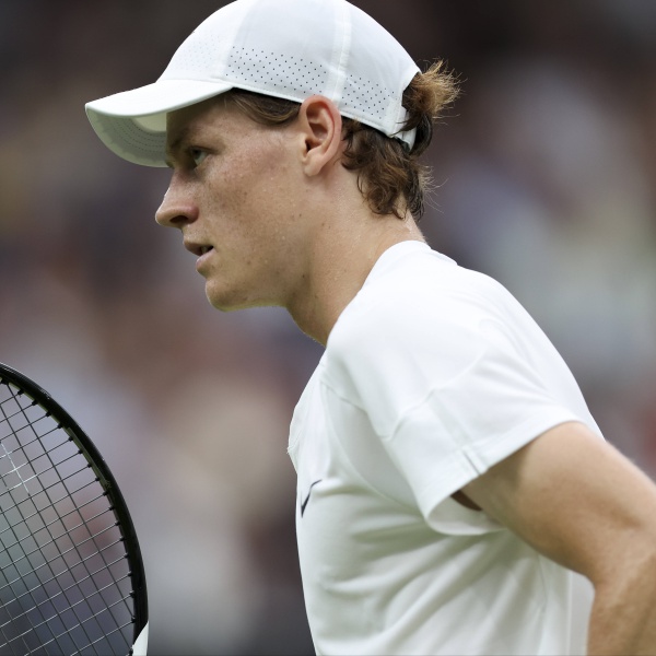 Tennis Jannik Sinner da forfait non parteciperà alle Olimpiadi di