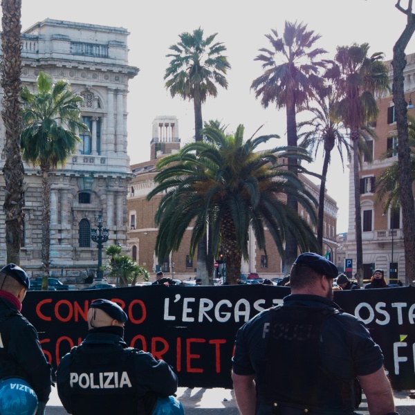 Torna In Primo Piano Il Fenomeno Anarchico In Italia Manifestazioni E