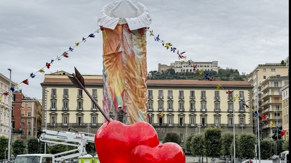 Arte E Polemiche Inaugurata Ieri A Napoli Fa Discutere L