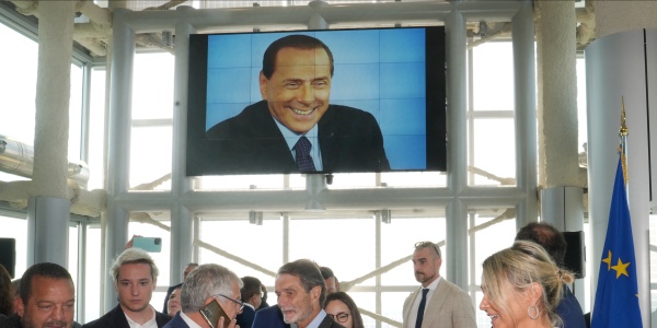 Berlusconi Anni Fa La Discesa In Campo Con Un Video Di Minuti Che