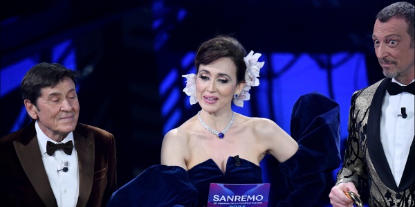 Chiara Francini La Co Conduttrice Del Festival Di Sanremo Porta L