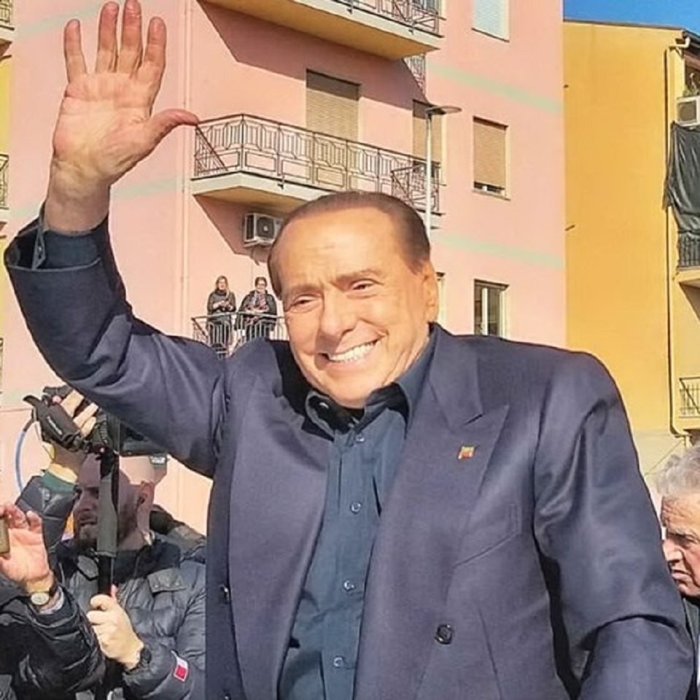 Berlusconi, mi candido alle Europee per responsabilità