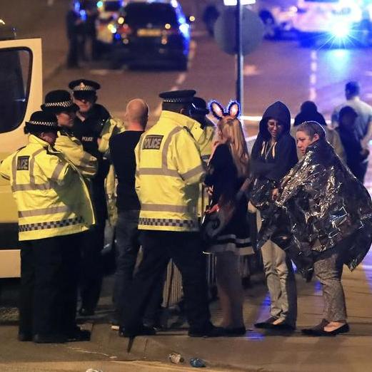  Manchester, bomba al concerto di Ariana Grande