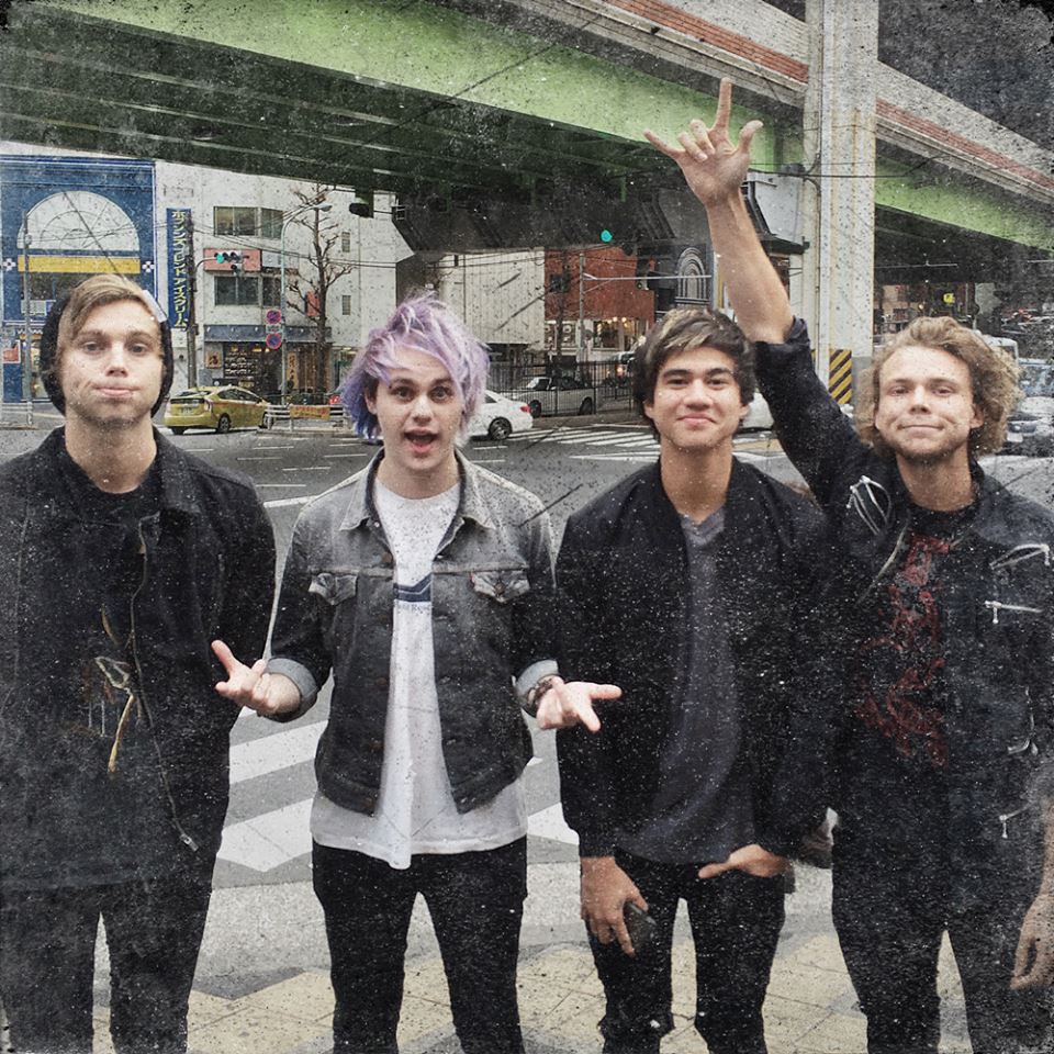 5 Seconds Of Summer a caccia di... fantasmi!