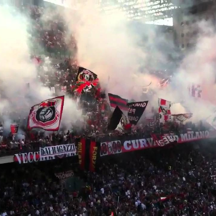 A San Siro cori anti-napoletani prima della partita