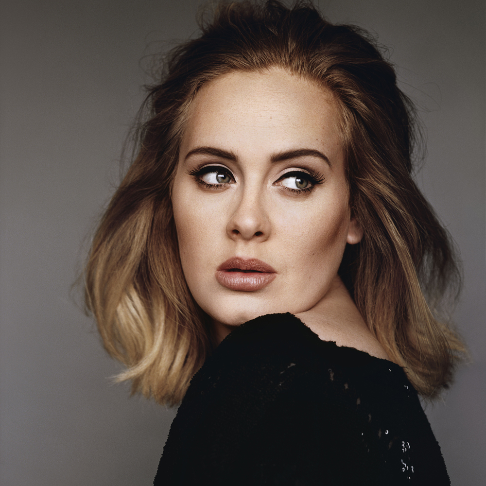 Adele: la bellezza di "25" strega, conquista e stende
