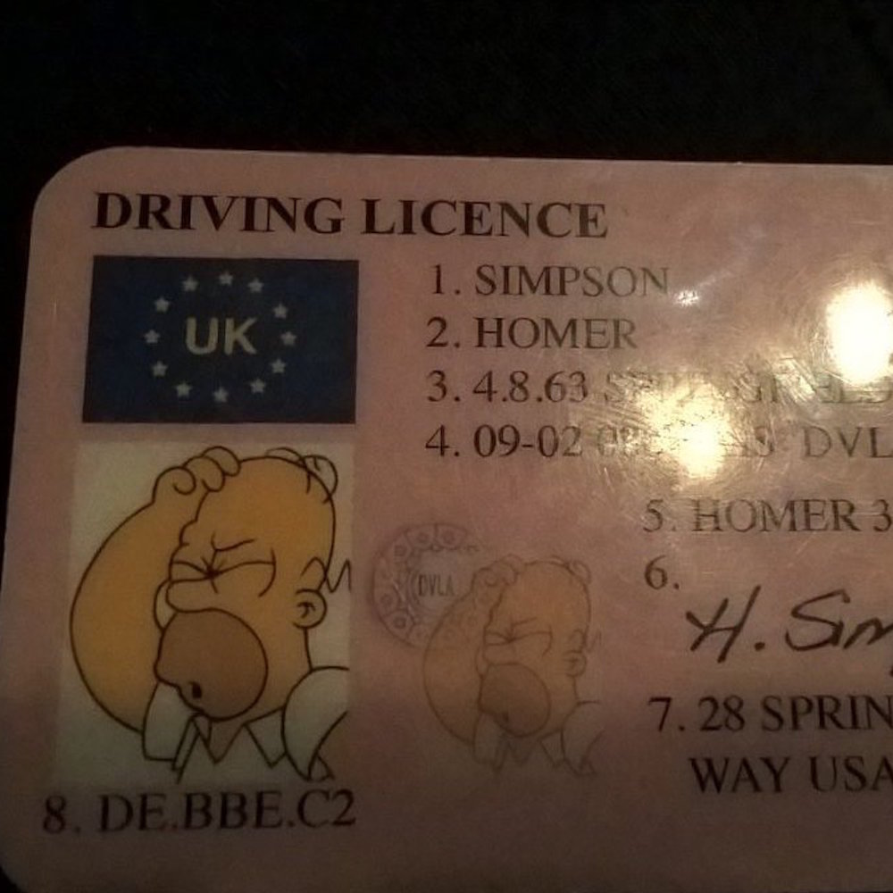 Al posto di blocco con la patente di Homer Simpson