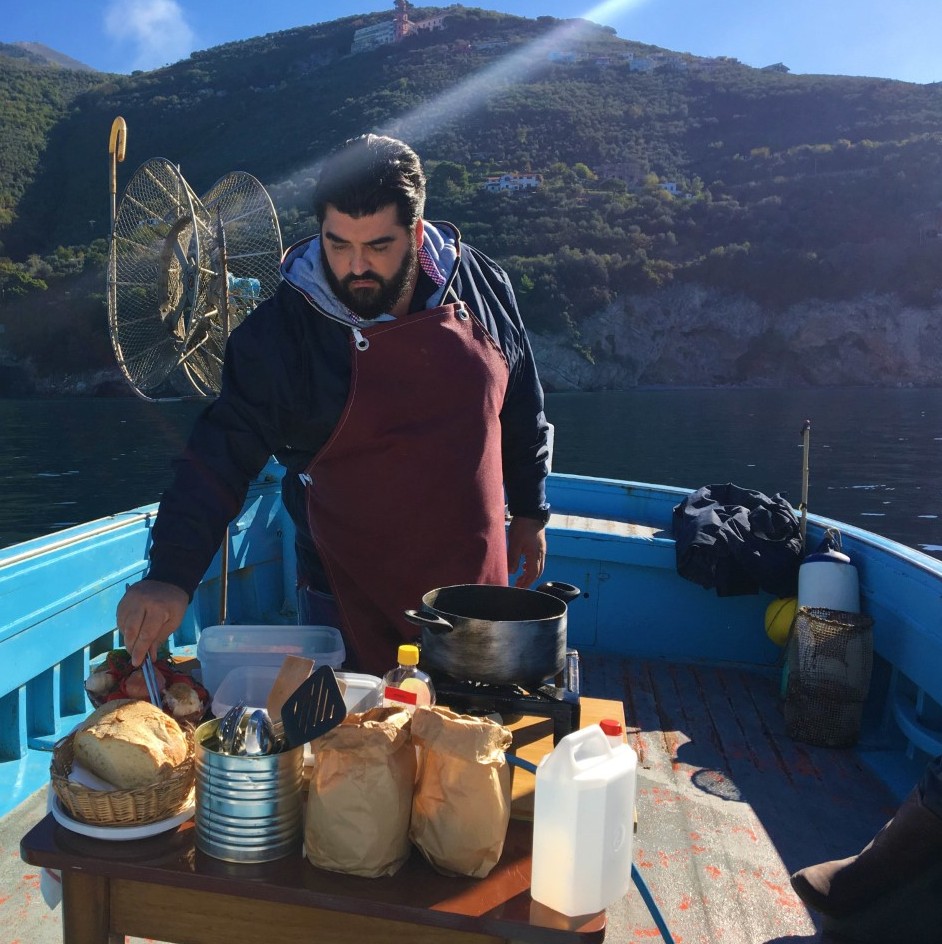 Antonino Cannavacciuolo in “O mare mio” tra i segreti italiani