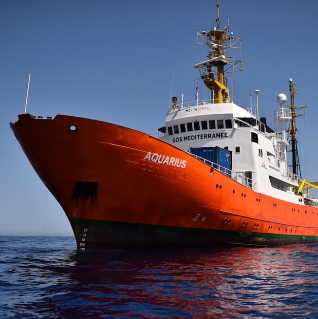 Migranti, la Spagna accoglierà la nave Aquarius