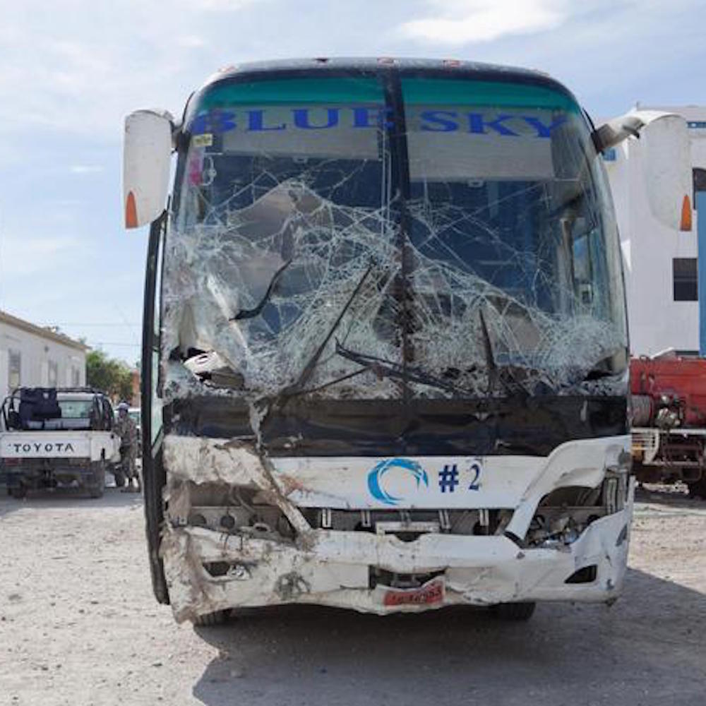 Autobus sbanda e finisce sulla folla ad Haiti