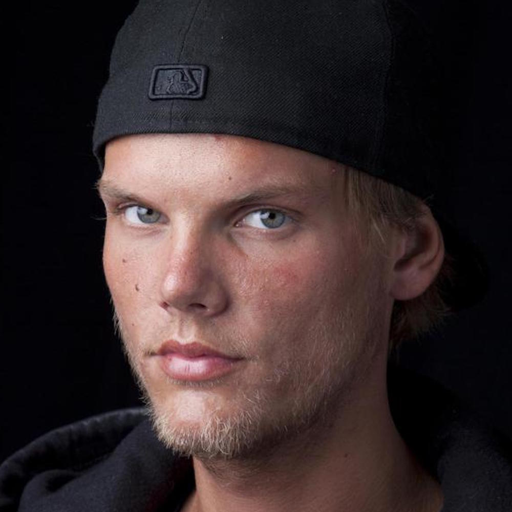 Avicii, la famiglia: "Non poteva più andare avanti"