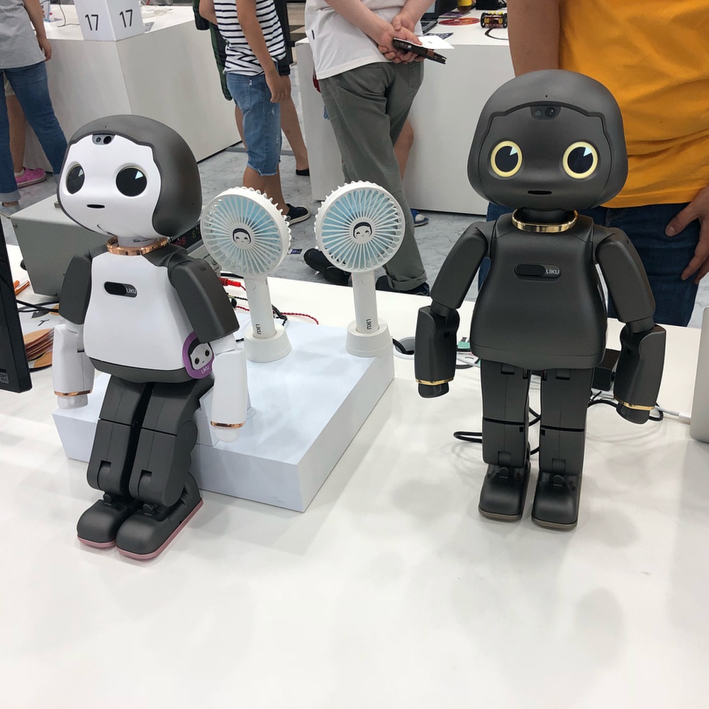 Barcellona, presentati robot personali, vivono in casa con noi