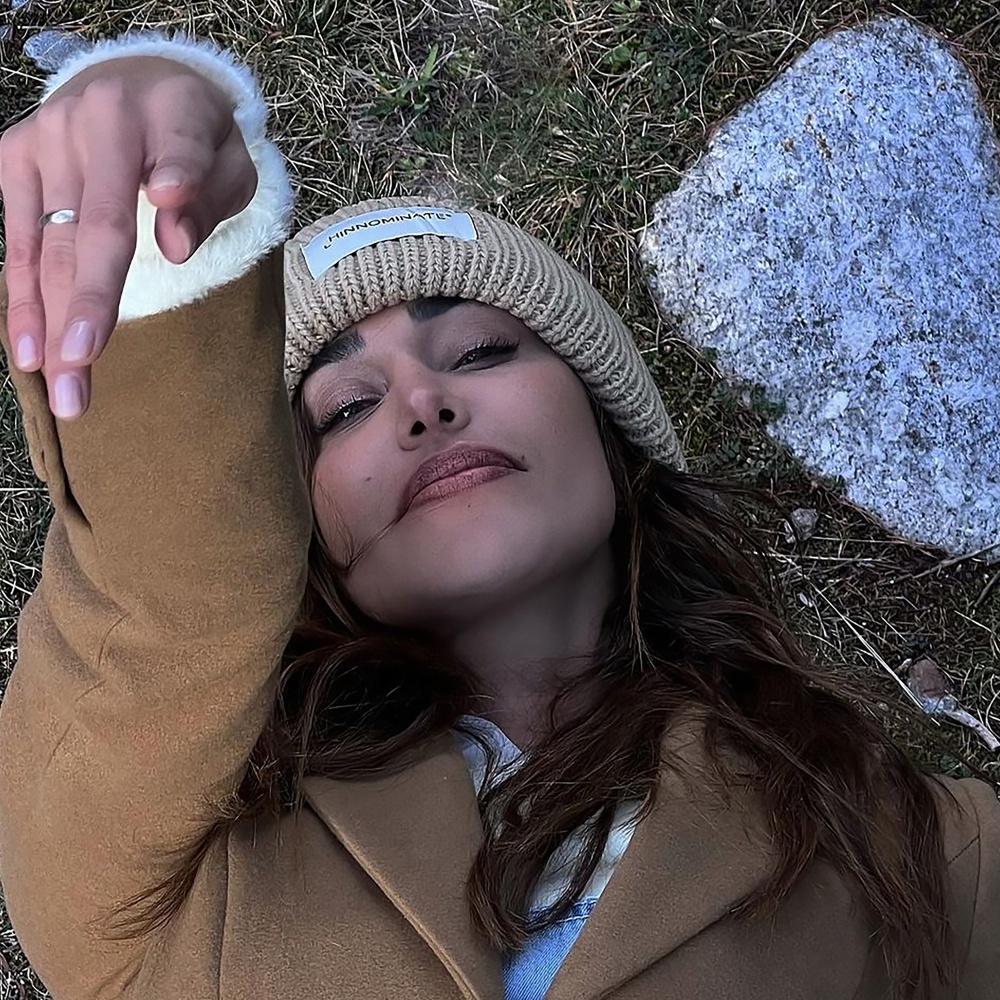 Belen Rodriguez con la fede al dito, la foto che fa impazzire i fan diventa virale