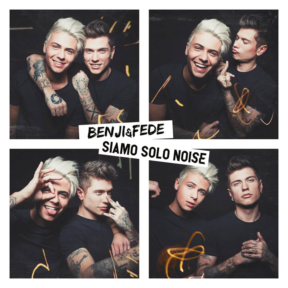 Benji  e Fede mostrano la copertina di "Siamo solo Noise"