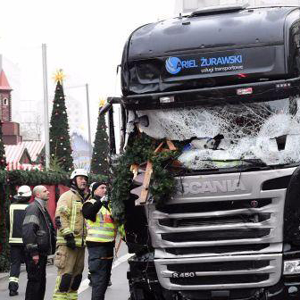 Berlino, caccia al responsabile che sarebbe ancora in fuga