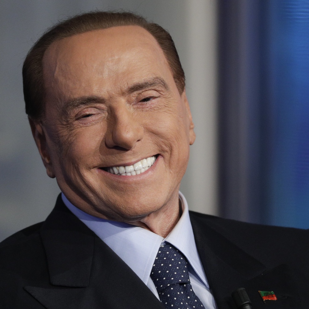 Berlusconi, scenderò in campo per salvare l'Italia