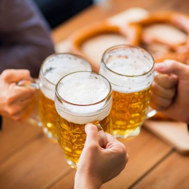 Birra, record di consumo in Italia, bene le artigianali