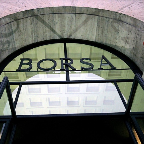 Borsa, recuperano titoli galassia Agnelli. Salgono Fca e Ferrari