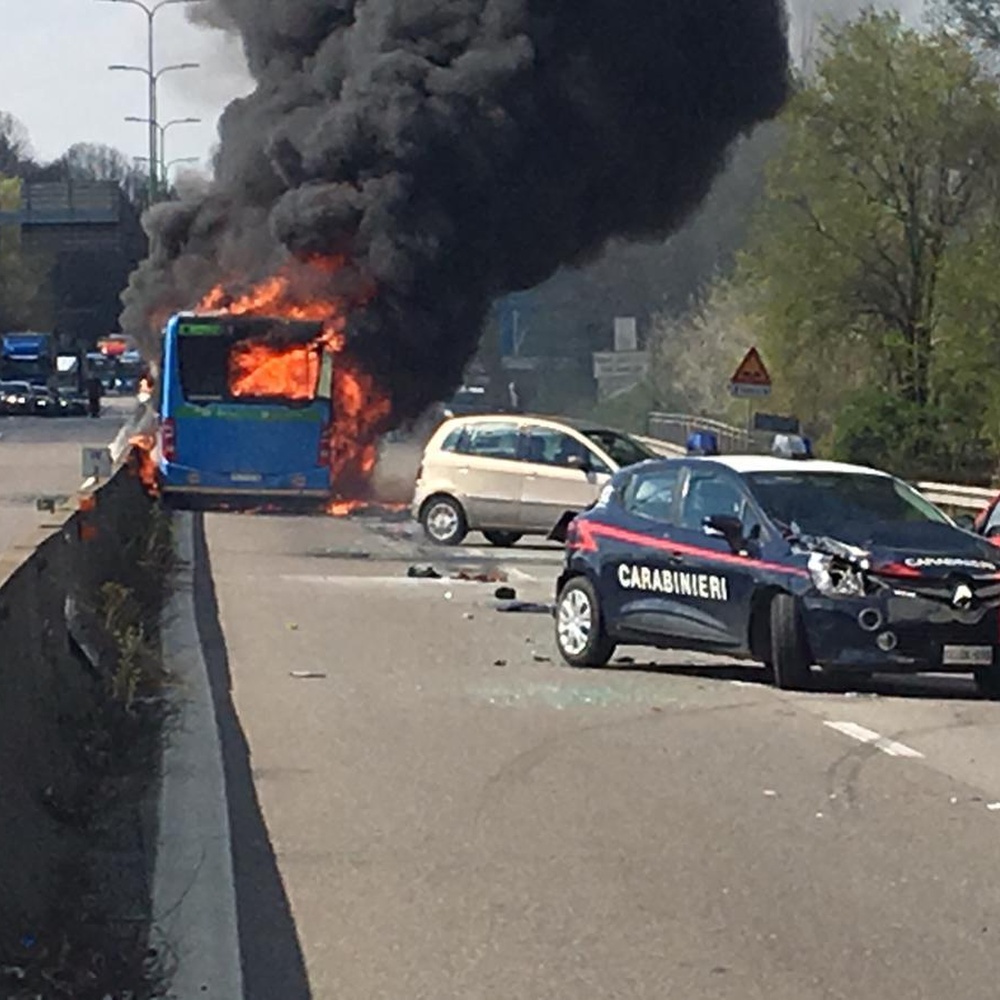 Bus incendiato a Milano, Ousseynou Sy sorvegliato a vista