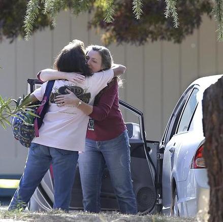 California, sparatoria in una scuola elementare