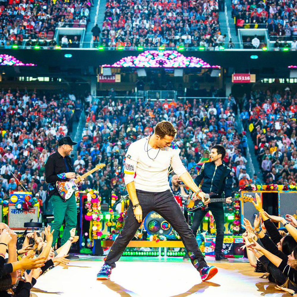 Coldplay, denuncia sociale con "Up&Up" e via al tour