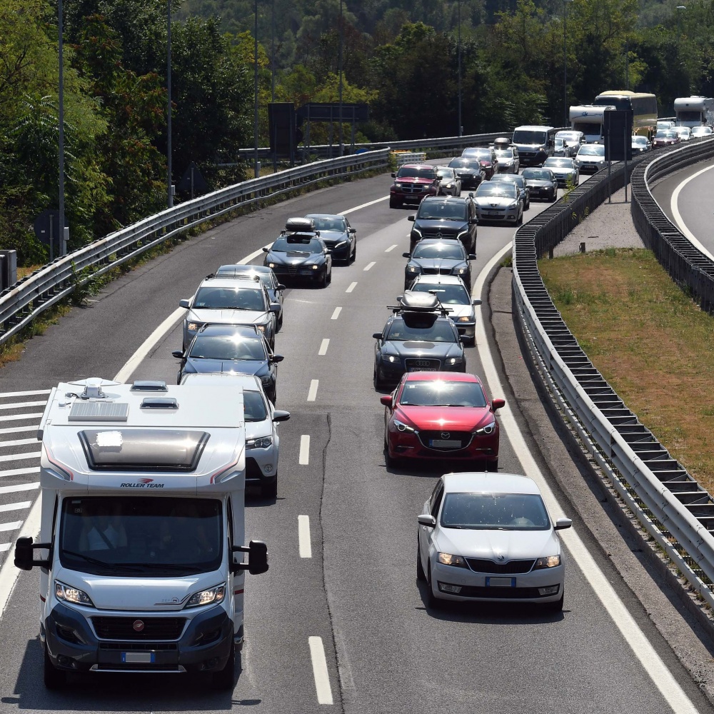 Controesodo, italiani in viaggio verso casa