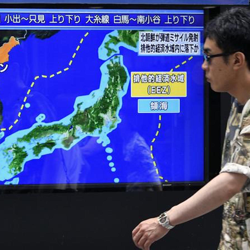 Corea del Nord, prova di forza USA: lanciati missili in acque sudcoreane