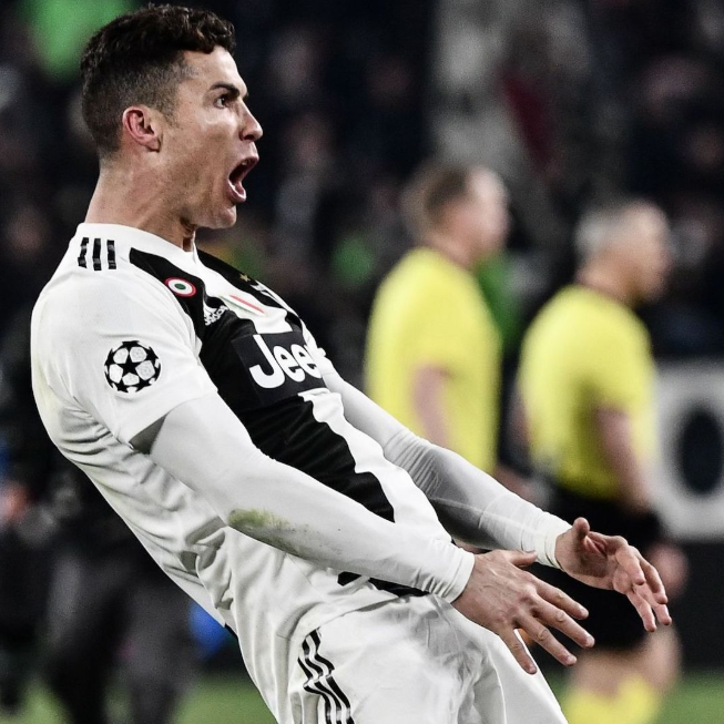 Cristiano Ronaldo, Uefa indaga per il gesto ai tifosi