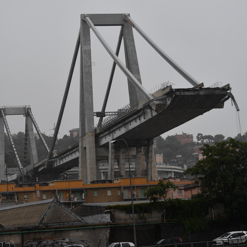 Crollo di Genova, lettera ad Autostrade per stop concessione