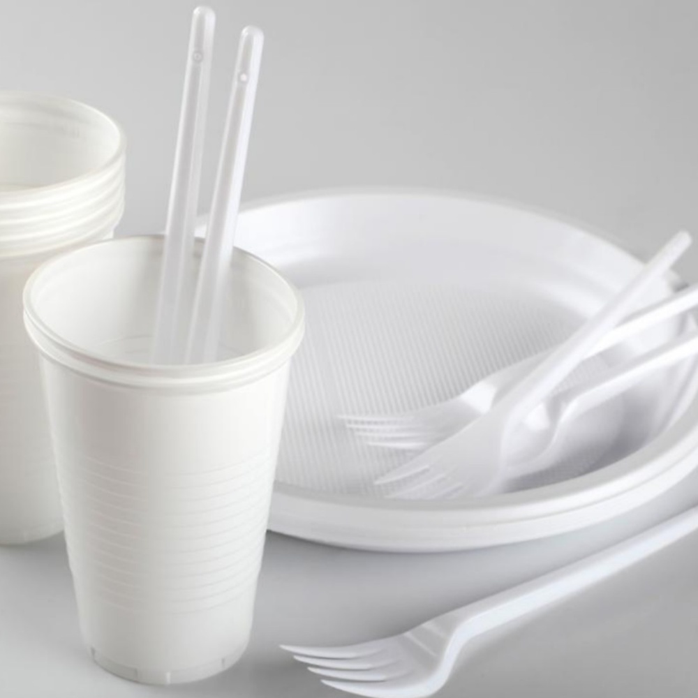 Dall’Ue ok definitivo al divieto plastiche monouso dal 2021