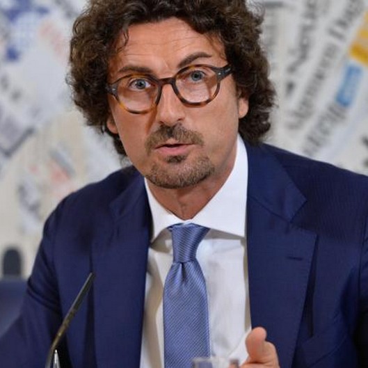 Danilo Toninelli: "Di Battista poteva evitare di paragonare Salvini a Dudù"