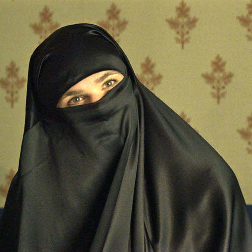 Due sotto il burqa, piccolo gioiello della commedia iraniana