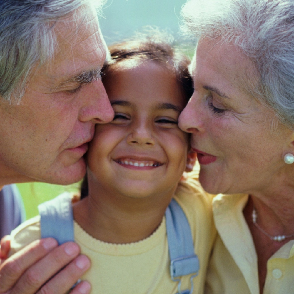 E' la festa dei nonni, ricorrenza speciale per figli e nipoti