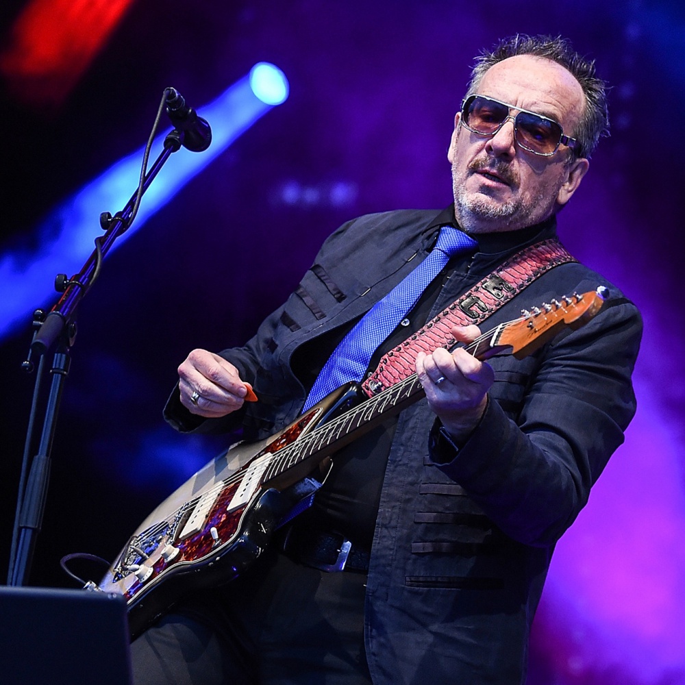 Elvis Costello cancella il tour europeo, ha un cancro