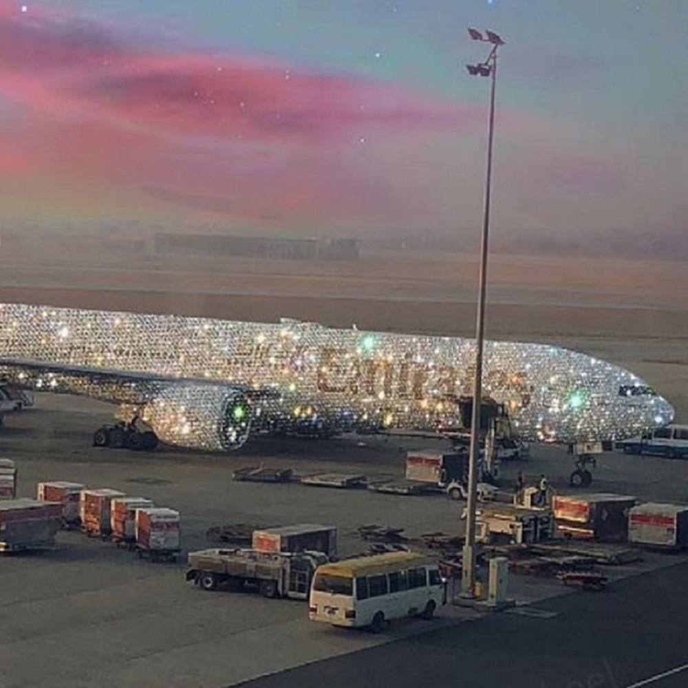 Emirates, aereo ricoperto di diamanti, la foto diventa virale