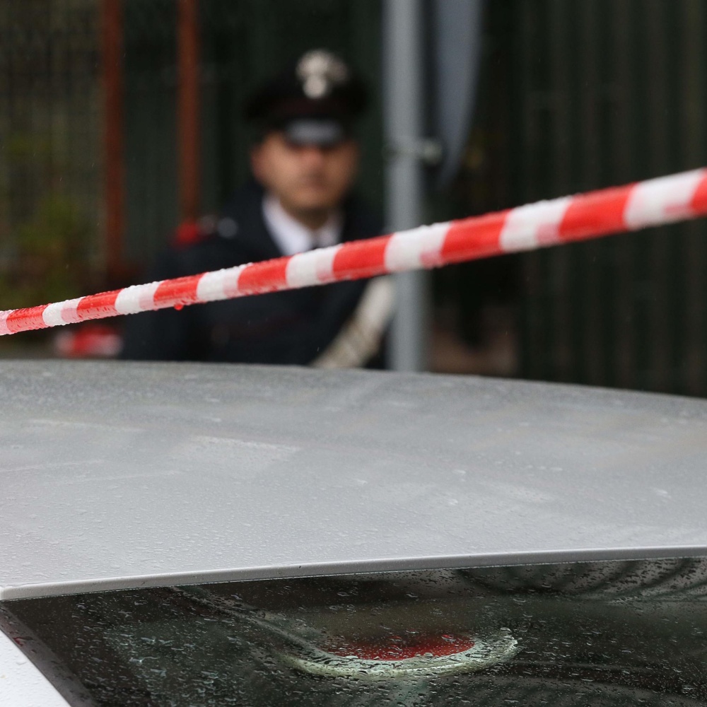 Enna, uccide ex moglie con colpo di pistola e si costituisce