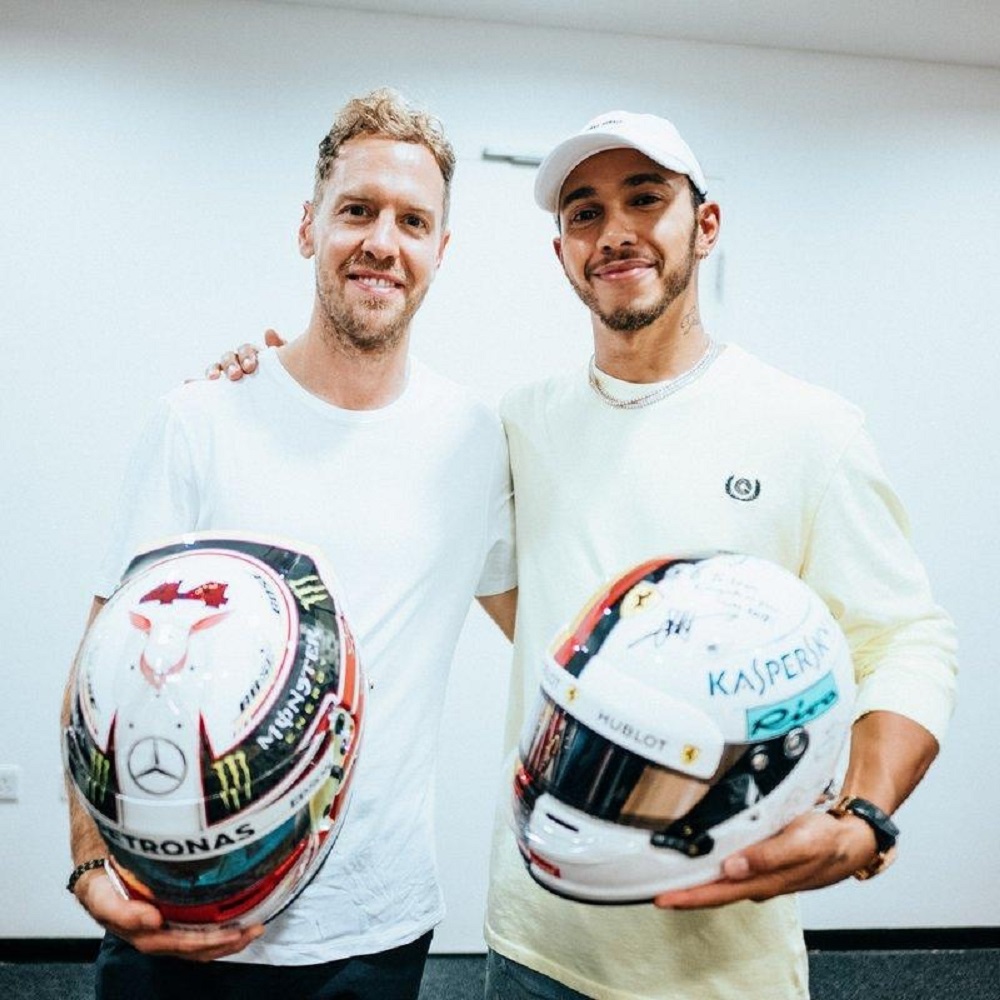 F1, scambio di caschi tra Hamilton e Vettel a fine stagione