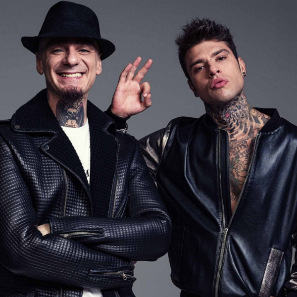 Fedez e J-Ax: "Per l'estate arriva un inedito"