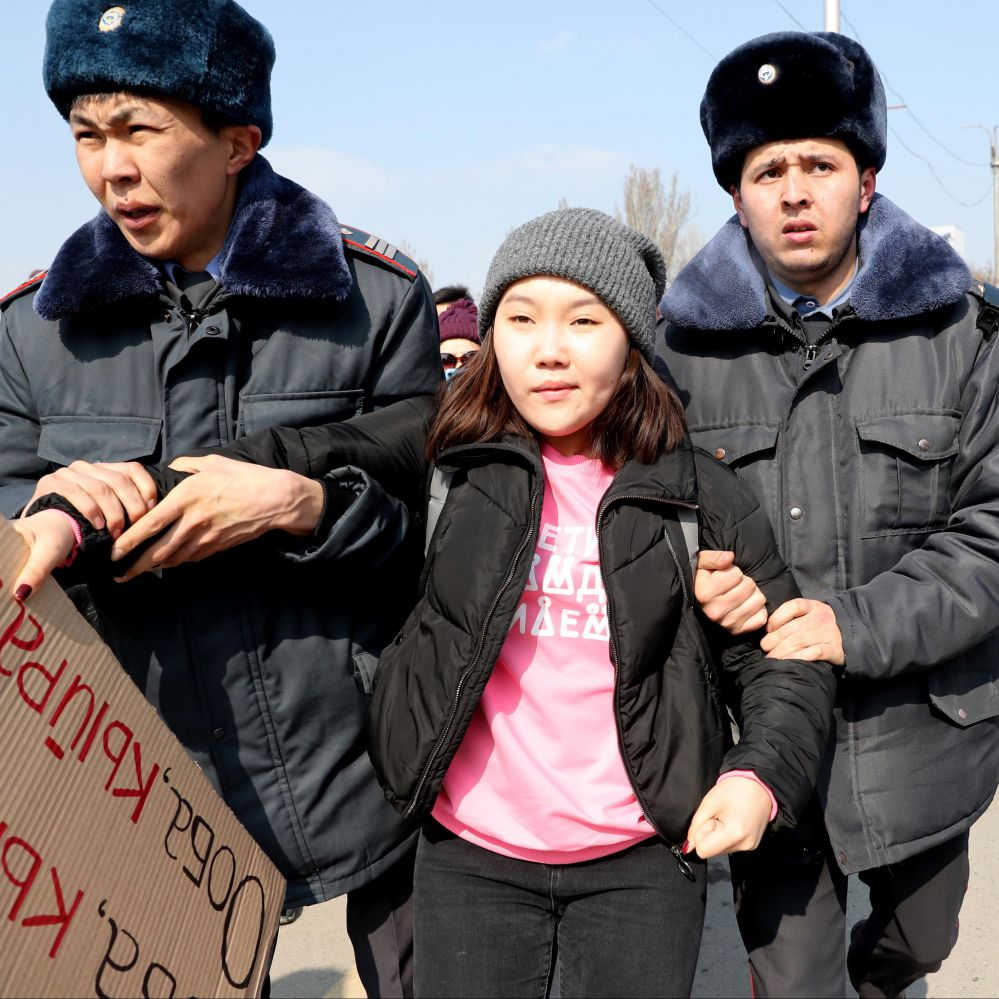 Festa della Donna, da Madrid al Kirghizistan, il coronavirus non ferma le manifestazioni delle donne