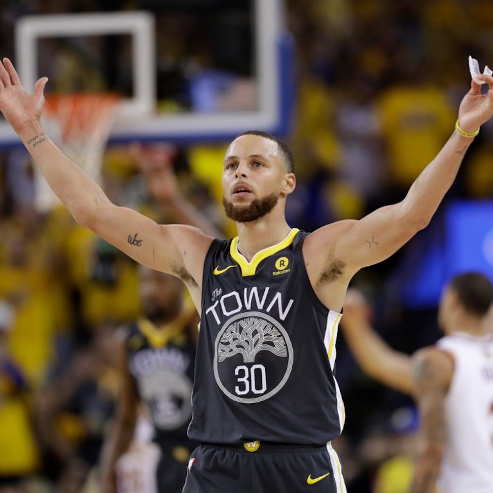 Basket, Finali NBA, a Golden State anche Gara 2