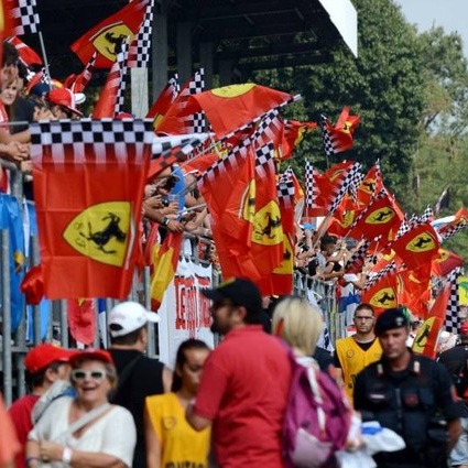 Formula 1, Monza, invasione di tifosi in attesa del GP d’Italia