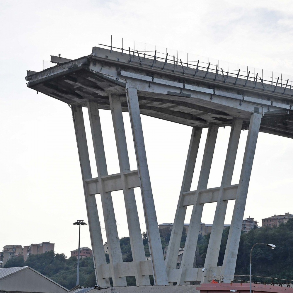 Genova, Bucci, la demolizione del ponte prima di Natale