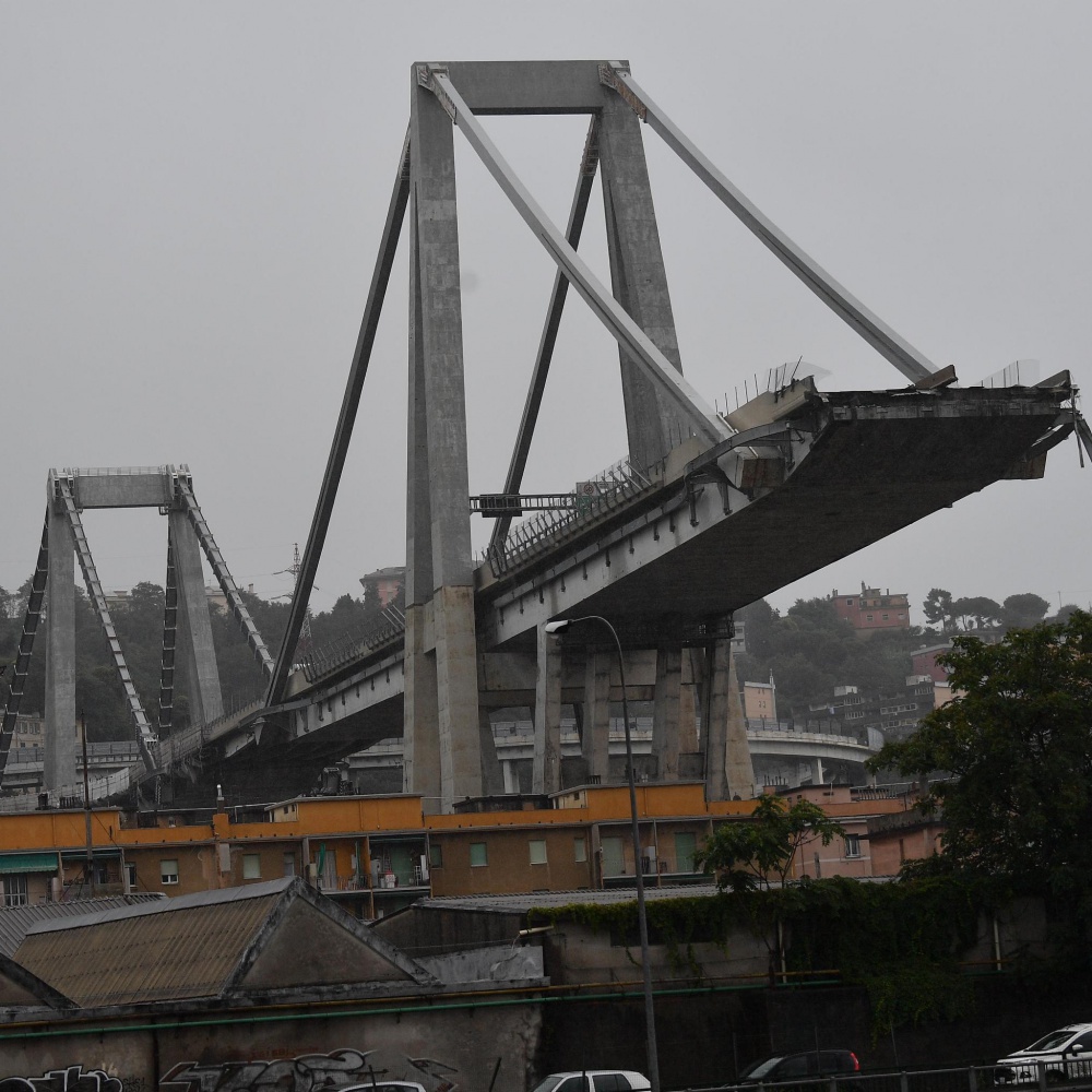 Genova, celebrati i funerali delle vittime del Ponte Morandi