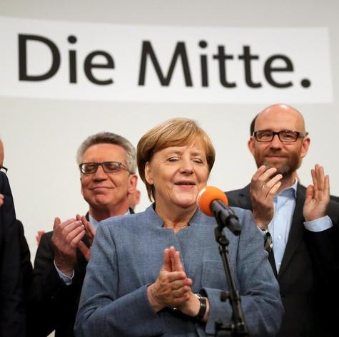 Germania: Merkel vince a metà, boom per l'Ultradestra