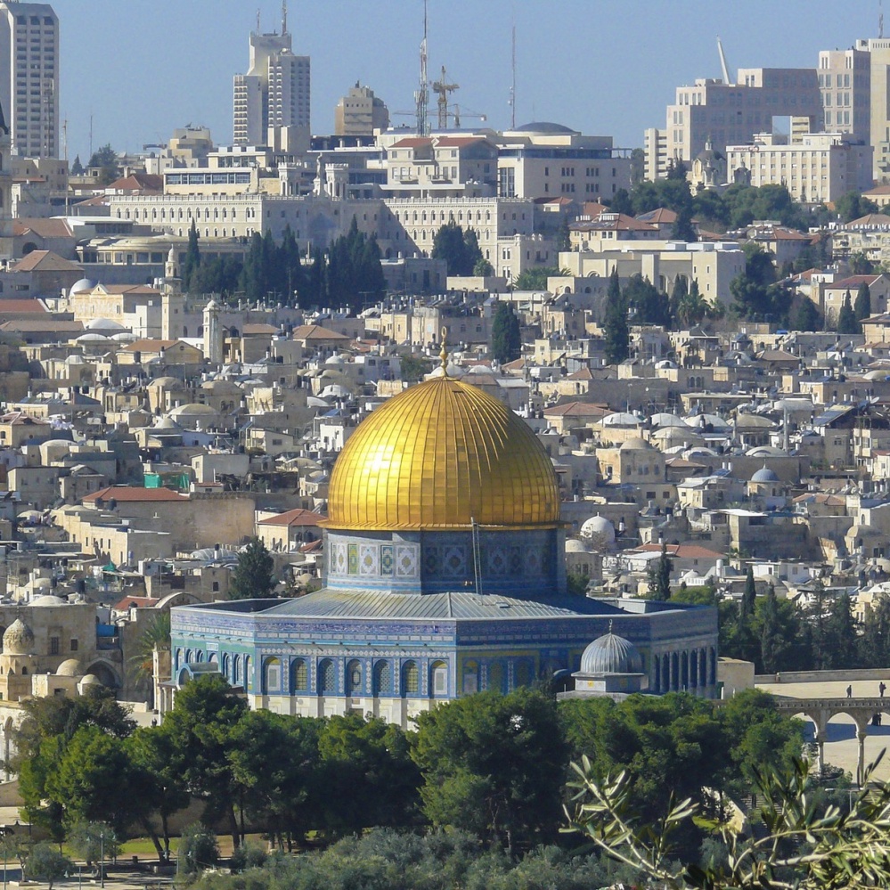 Gerusalemme, attacco armato di tre palestinesi 