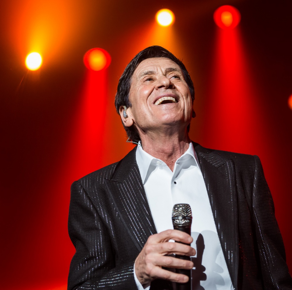 Gianni Morandi, sold out a Milano e via all'evento di Verona