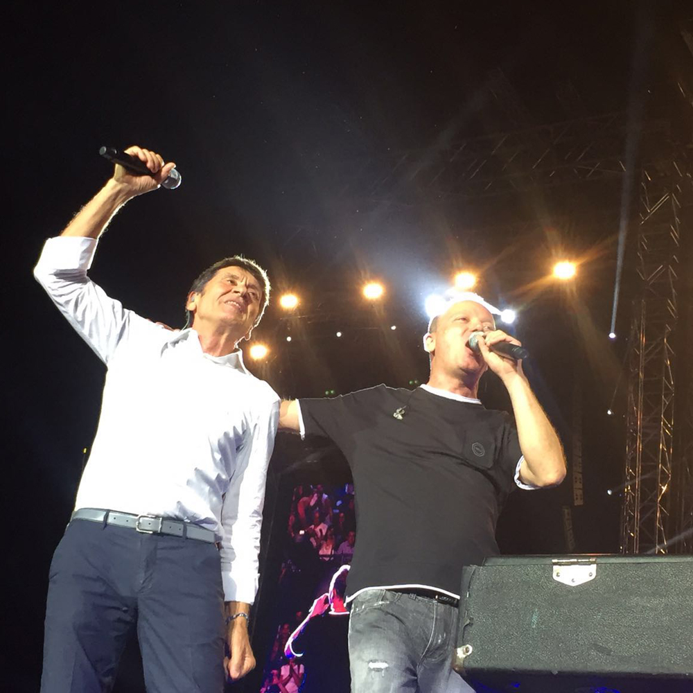 Gigi D'Alessio, festa e musica al San Paolo di Napoli 