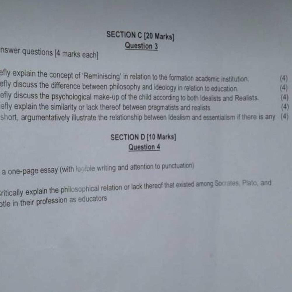 Gli studenti lasciano l'aula perché l'esame è troppo difficile